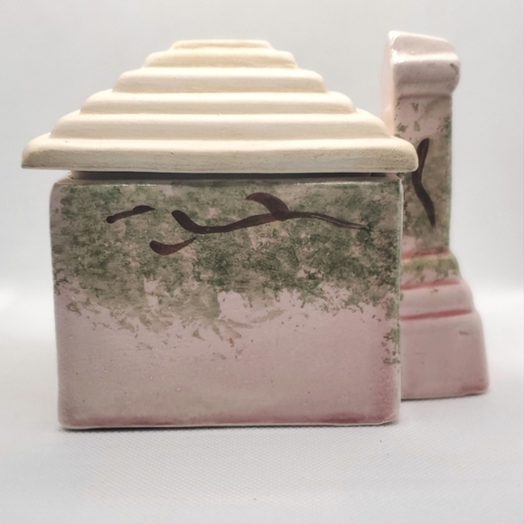 Ceramic Lidded Cottage ,Island Pottery Ltd. Bermuda - Picture 7 of 8